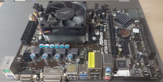 Комплект: Материнська плата ASRock FM2A75M-DGS / AMD A4-4000 (2 ядра по 3.0 - 3.2 GHz) / FM2 / 16 GB DDR3 / AMD Radeon HD 7480D + Кулер б/в | Зображення 2