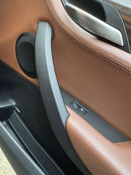 BMW X1 E84 (09-15) права накладка внутрішньої ручки дверей передня=задня 51412991776, БМВ х1 е84 | Зображення 2