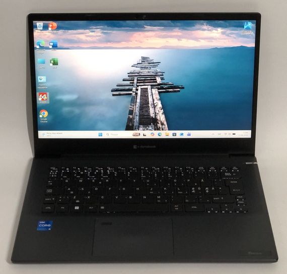 Ультрабук Toshiba DynaBook Tecra A40-K / 14" (1920x1080) IPS / Intel Core i5-1240P (12 (16) ядер по 1.7 - 4.4 GHz) / 16 GB DDR4 / 256 GB SSD / Intel Iris Xe Graphics / WebCam / Win 11 Pro б/у + Подарок Флеш-накопитель Kingston 64GB | Зображення 1