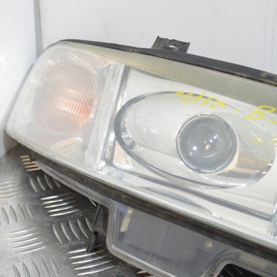 Фара права xenon Opel Vectra B 1999-2002 Фара передня права ксенон Опель Вектра Б 0301179272 | Зображення 1