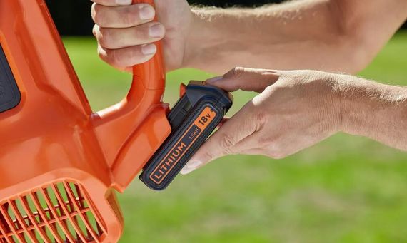 Садовий пилосос акумуляторний BLACK+DECKER з АКБ та ЗП BCBL200L | Зображення 2