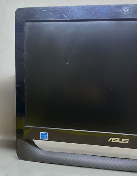 Моноблок Б-класс Asus ET2012AUKB / 20" (1600x900) TN / AMD E-450 (2 ядрa по 1.66 GHz) / 8 GB DDR3 / 120 GB SSD / AMD Radeon HD 6320 Graphics / WebCam б/у | Зображення 3