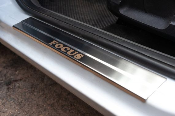 Накладки на пороги (Carmos, 4 шт, нерж.) для Ford Focus II 2005-2008 гг | Зображення 5