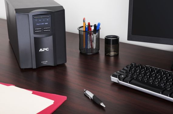 ИБП APC Smart-UPS 1000VA/700W, LCD, USB, SmartConnect, 8xC13 (SMT1000IC) | Зображення 1