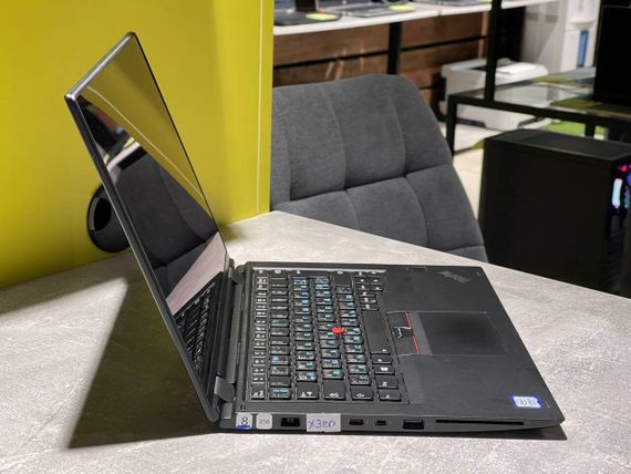 Ультрабук Lenovo ThinkPad X380 Yoga / 13.3" (1920x1080) IPS Touch / Intel Core i5-8250U (4 (8) ядра по 1.6 - 3.4 GHz) / 8 GB DDR4 / 480 GB SSD / Intel UHD Graphics 620 / WebCam б/у | Зображення 2