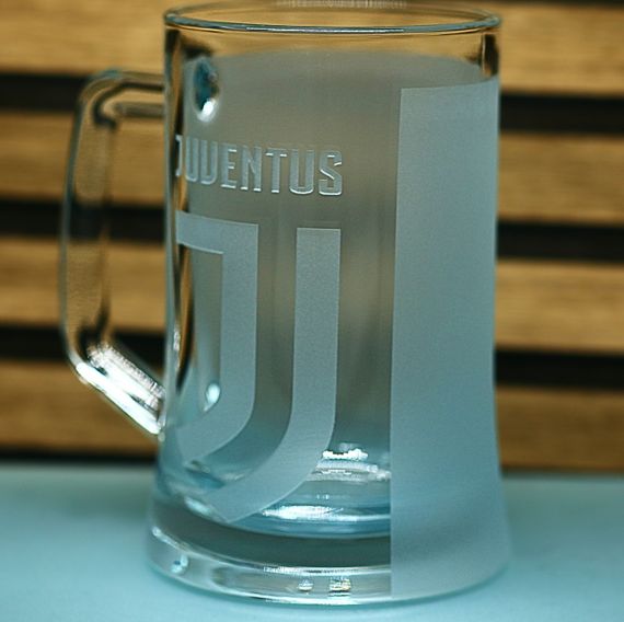 Подарунковий пивний келих з ручкою 670 мл з 3Д гравіюванням лого футбольного клубу ФК Ювентус FC Juventus | Зображення 2