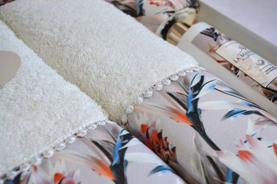 Подарочный набор полотенец La Maison, 3 шт. с ароматом  Della Ekru | Зображення 3