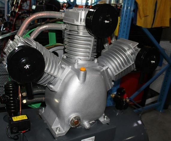 Поршневий повітряний компресор 300 л GTM KCJ3100-300L ремінний | Зображення 4