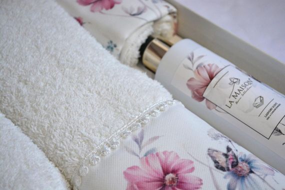 Подарунковий набір рушників La Maison, 3 шт. з ароматом Mell | Зображення 4