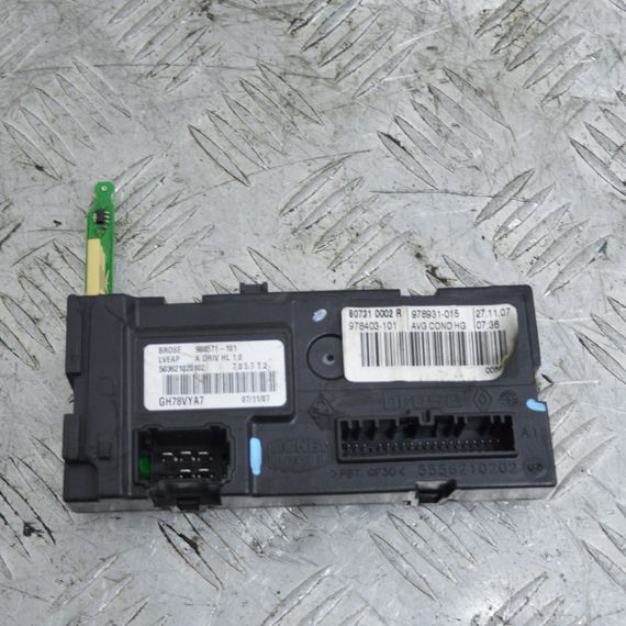 Блок керування склопідйомником передніх лівих дверей Renault Laguna III 2007-2015 Рено Лагуна 3 807310002R