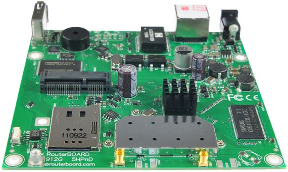 Маршрутизатор Mikrotik RB912UAG (RB912UAG-2HPnD), 600Mhz Atheros CPU, 64MB RAM, 1xGigabit | Зображення 1