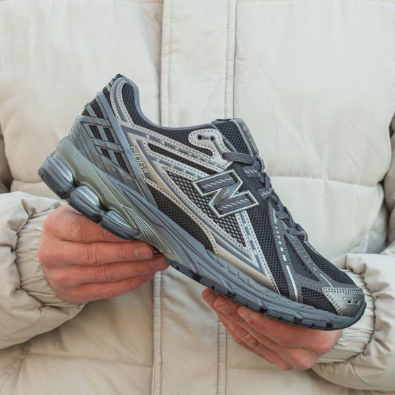 Демісезонні кросівки New Balance колір чорний/бронзовий | Зображення 5