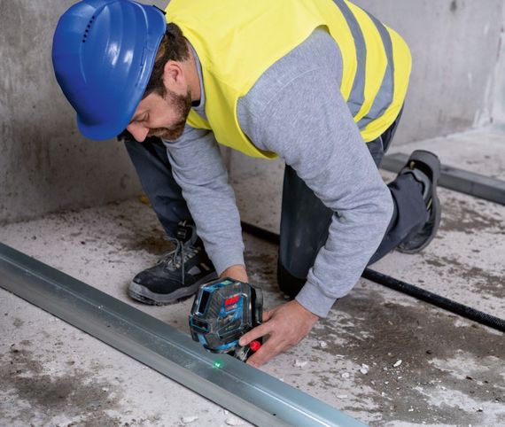 Нівелір лазерний Bosch Professional GCL 2-50 G, до 15 м, ± 0.3 мм/м, в чемодані з тримачем RM 10, затиском DK 10, чохлом, мішенню, 0.58 кг (0.601.066.M02) | Зображення 3