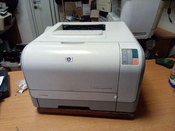 Принтер HP Color LaserJet CP1215 / Лазерная цветная печать / 600x600 dpi / A4 / 12 стр./мин / USB 2.0 б/у | Зображення 2