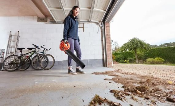 Садовий пилосос акумуляторний BLACK+DECKER з АКБ та ЗП BCBL200L | Зображення 4