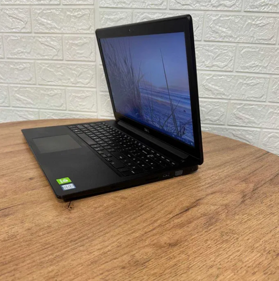 Ноутбук Dell Latitude 3500 i7 8565U 8GB SSD 256GB NVidia MX 130 Б/В | Зображення 2