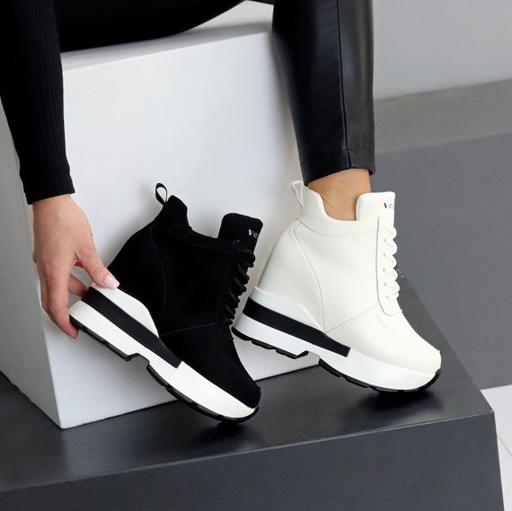 Эффектные белые зимние сникерсы на танкетке доступная цена | Зображення 9