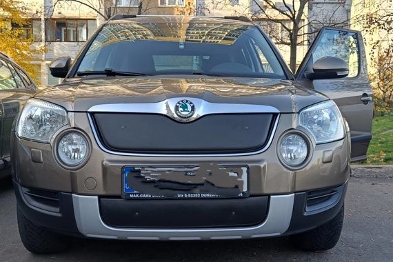 Зимова накладка на решітку (верхня, 2009-2013) Глянцева для Skoda Yeti рр | Зображення 1