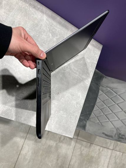 Ультрабук Dell Latitude E5480 / 14" (1366x768) TN / Intel Core i5-6200U (2 (4) ядра по 2.3 - 2.8 GHz) / 16 GB DDR4 / 240 GB SSD / Intel HD Graphics 520 / WebCam б/у | Зображення 2