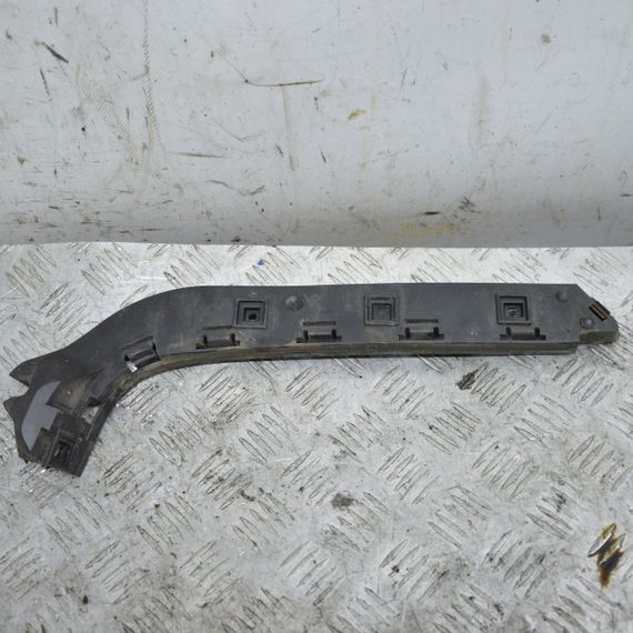 Кріплення заднього бампера праве Volvo V50 2004-2012 Кронштейн бампера задній правий Вольво в50 30764234