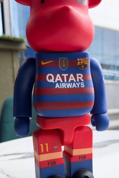 Фигурка Bearbrick FCB дизайнерська статуетка ведмідь Беарбрік 28 см mb039 червоний с синім | Зображення 3