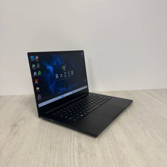 Игровой ноутбук Б-класс Razer Blade 14 RZ09-0427 / 14" (2560x1600) IPS / AMD Ryzen 9 6900HX (8 (16) ядер по 3.3 - 4.9 GHz) / 16 GB DDR5 / 512 GB SSD NVMe / nVidia GeForce RTX 3070 Ti, 8 GB GDDR6, 256-bit / WebCam б/у | Зображення 3