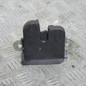 Замок кришки багажника Volkswagen Golf V Plus універсал 2004-2013 Замок багажника Фольксваген Гольф 5 Плюс 5M0827505E