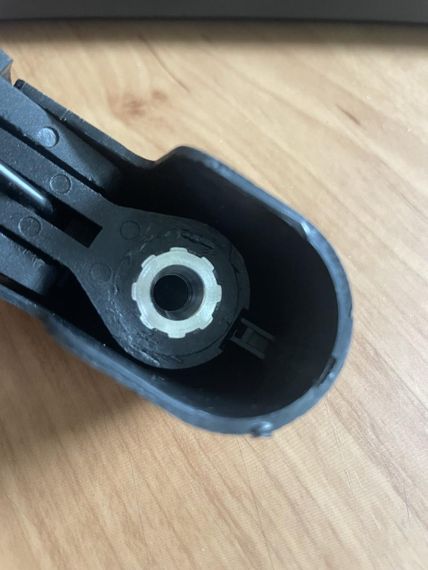 Fiat Bravo II (07-14) задний дворник стеклоочиститель в сборе (щетка + держатель), фиат браво 2 | Зображення 1