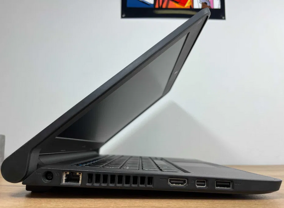 Ультрабук Dell Latitude 3350 / 13.3" TN / Intel Core i3-5005U (2(4) ядра по 2 GHz) / 8GB DDR3 / 128GB SSD / HD Graphics 5500 / WebCam / Win 10 PRO Lic б/в | Зображення 5