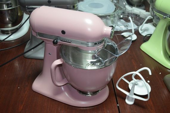 Планетарный миксер KitchenAid 5KSM150 ARTISAN, 4.83 л, розовый + розовая чаша | Зображення 3