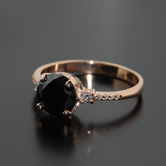 Кольцо из красного золота с черным камнем 15.5 | Зображення 5