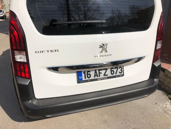 Планка над номером (нерж.) для Peugeot Partner/Rifter 2019-2024 гг | Зображення 1