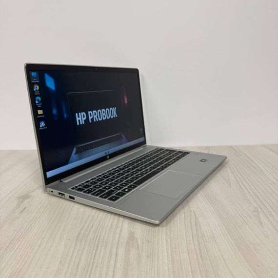 Ультрабук HP ProBook 455 G9 / 15.6" (1920x1080) IPS / AMD Ryzen 7 5825U (8 (16) ядер по 2.0 - 4.5 GHz) / 8 GB DDR4 / 256 GB SSD NVMe / AMD Radeon RX Vega 8 Graphics / WebCam б/у | Зображення 3
