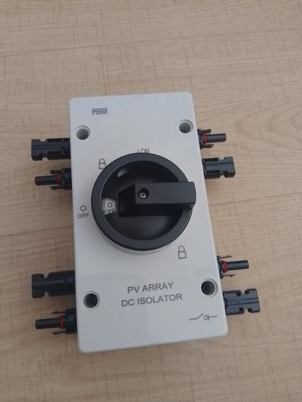 Ізолятор для сонячних панелей Sahb 4P до 32A 1500 V | Зображення 2