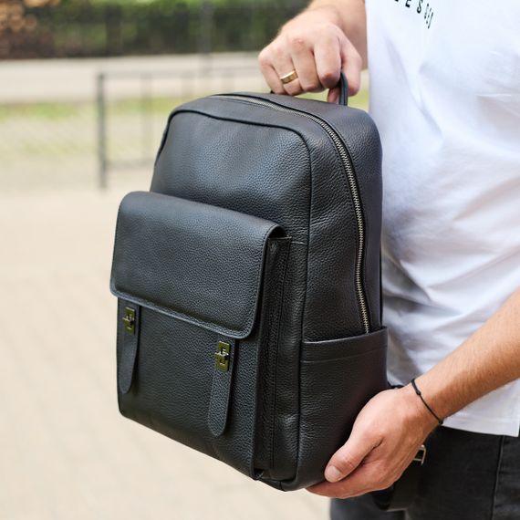 Стильный мужской кожаный рюкзак 40х30х17, практичный аксессуар для ноутбука и документов, черный | Зображення 4