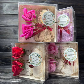 Романтичний подарунок: мильні троянди + плюшевий ведмедик 14*14*5cm, 25-810