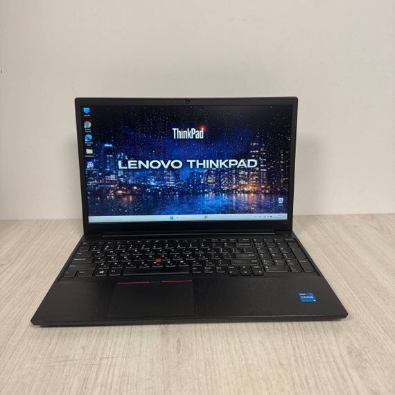 Ультрабук Б-класс Lenovo ThinkPad E15 Gen 2 / 15.6" (1920x1080) IPS / Intel Core i5-1135G7 (4 (8) ядра по 2.4 - 4.2 GHz) / 8 GB DDR4 / 256 GB SSD / Intel Iris Xe Graphics / WebCam б/у | Зображення 1