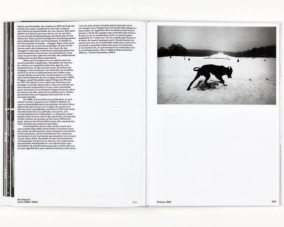 Подарункова книга для фотографів Josef Koudelka "Ikonar" Найкращі фотографи світу книга робіт Йозефа Куделки | Зображення 5