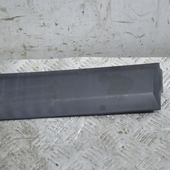 Молдинг бічних зсувних лівих дверей Fiat Doblo 2004-2010 Накладка лівих дверей Фіат Добло 735388384 | Зображення 2