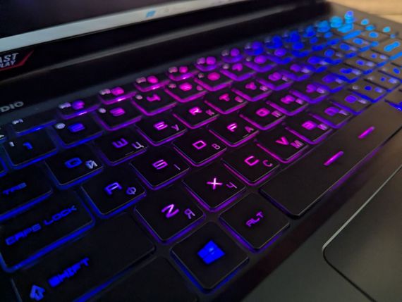 Ігровий ноутбук Б-клас MSI GE66 Raider 10SFS / 15.6" (1920x1080) IPS / Intel Core i7-10750H (6 (12) ядер по 2.6 - 5.0 GHz) / 32 GB DDR4 / 1000 GB SSD / nVidia GeForce RTX 2070 Super, 8 GB GDDR6, 256-bit / WebCam / Windows 11 б/в +Подарунок Миша / USB | Зображення 6