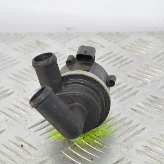 Водяний насос 1.6 / 2.0 TDI Skoda Octavia Superb Yeti 2004-2017 Помпа водяна Шкода Октавія Суперб 5N0965561A | Зображення 1