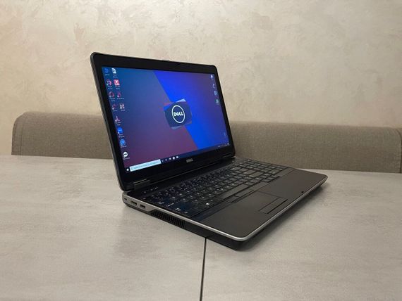 Ноутбук Dell Latitude E6540 / 15.6" (1920x1080) IPS / Intel Core i7-4610M (2 (4) ядра по 3.0 - 3.7 GHz) / 16 GB DDR3 / 256 GB SSD / AMD Radeon 8790M, 2 GB GDDR5, 128-bit / WebCam / DVD-ROM б/у + Подарок Проводная мышь USB | Зображення 4