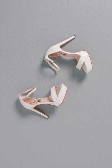 Женские босоножки Fashion Sharon 3992 38 размер 245 см Белый | Зображення 5
