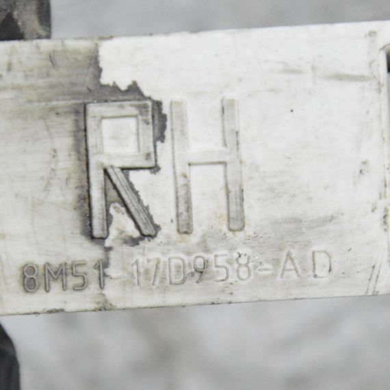 Направляюча переднього бампера права Ford Focus II 2008-2011 Кронштейн бампера права Форд Фокус 8M5117D958AD | Зображення 2