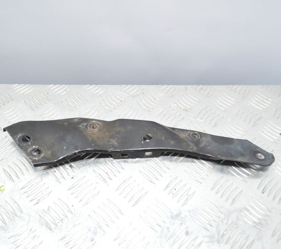 Кронштейн передньої панелі правий Volkswagen Golf VI 2008-2014 Кріплення передньої панелі праве Фольксваген Гольф 6 5K0806930B