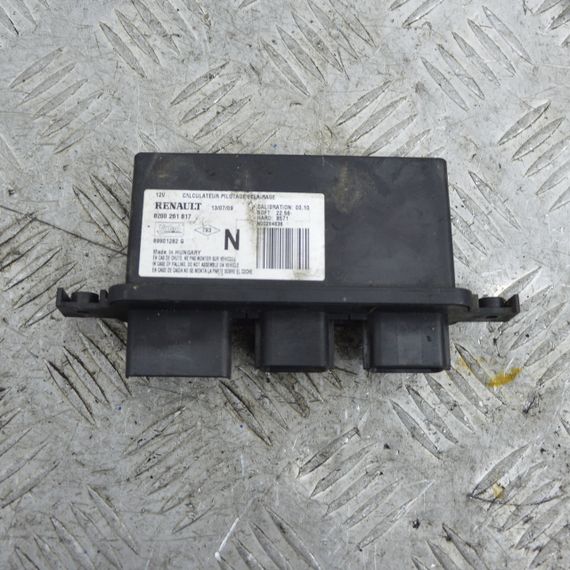 Блок керування світлом фар Renault Clio III 2005-2012 Модуль світла фар Рено Кліо 3 8200261817