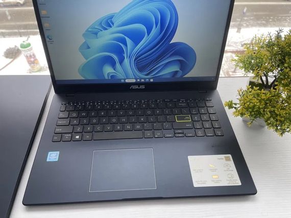 Ультрабук Asus vivo 15.6" FHD IPS 4/128 SSD Intel | Зображення 1