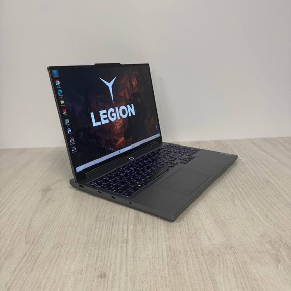 Игровой ноутбук Б-класс Lenovo Legion 5 16IRX9 / 16" (2560x1600) IPS / Intel Core i7-14700HX (20 (28) ядра по 1.5 - 5.5 GHz) / 16 GB DDR5 / 512 GB SSD NVMe / nVidia GeForce RTX 4070, 8 GB GDDR6, 128-bit / WebCam б/у | Зображення 4