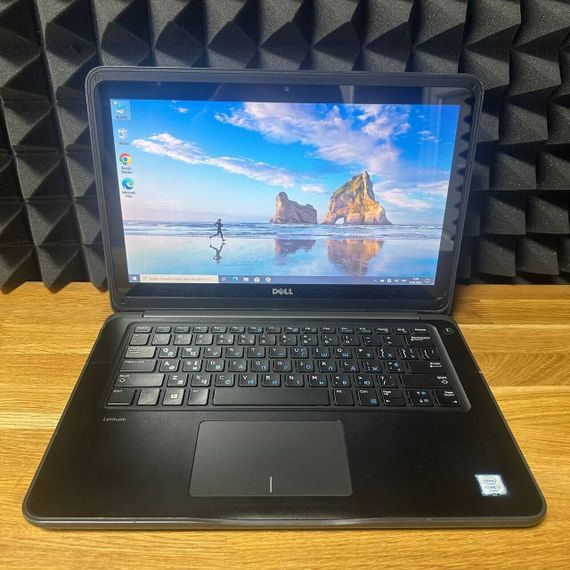 Ультрабук Б-клас Dell Latitude 13 3380 / 13.3" (1366x768) TN Touch / Intel Core i3-6006U (2 (4) ядра по 2.0 GHz) / 8 GB DDR4 / 128 GB SSD / Intel HD Graphics 520 / WebCam б/в | Зображення 1