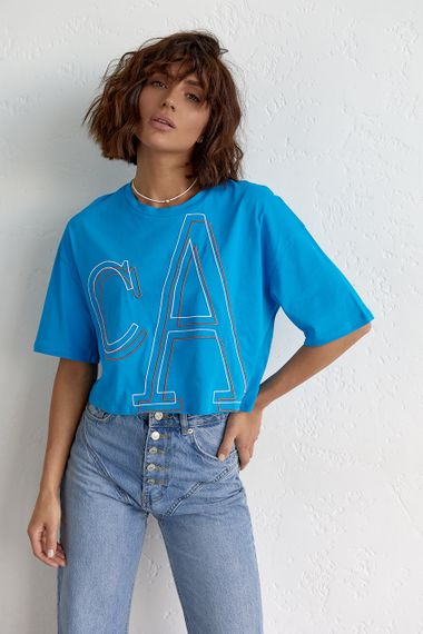 Укорочена жіноча футболка з вишитими літерами - синій цвет, L/XL (є розміри)